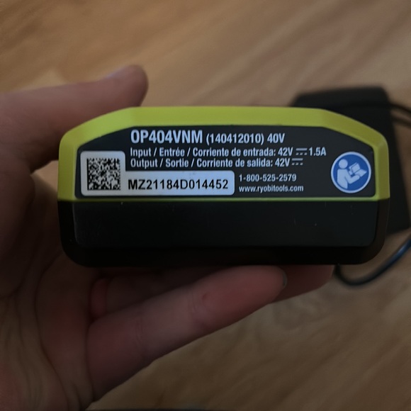Ryobi 40v lithium charger with plug - Picture 2 of 3